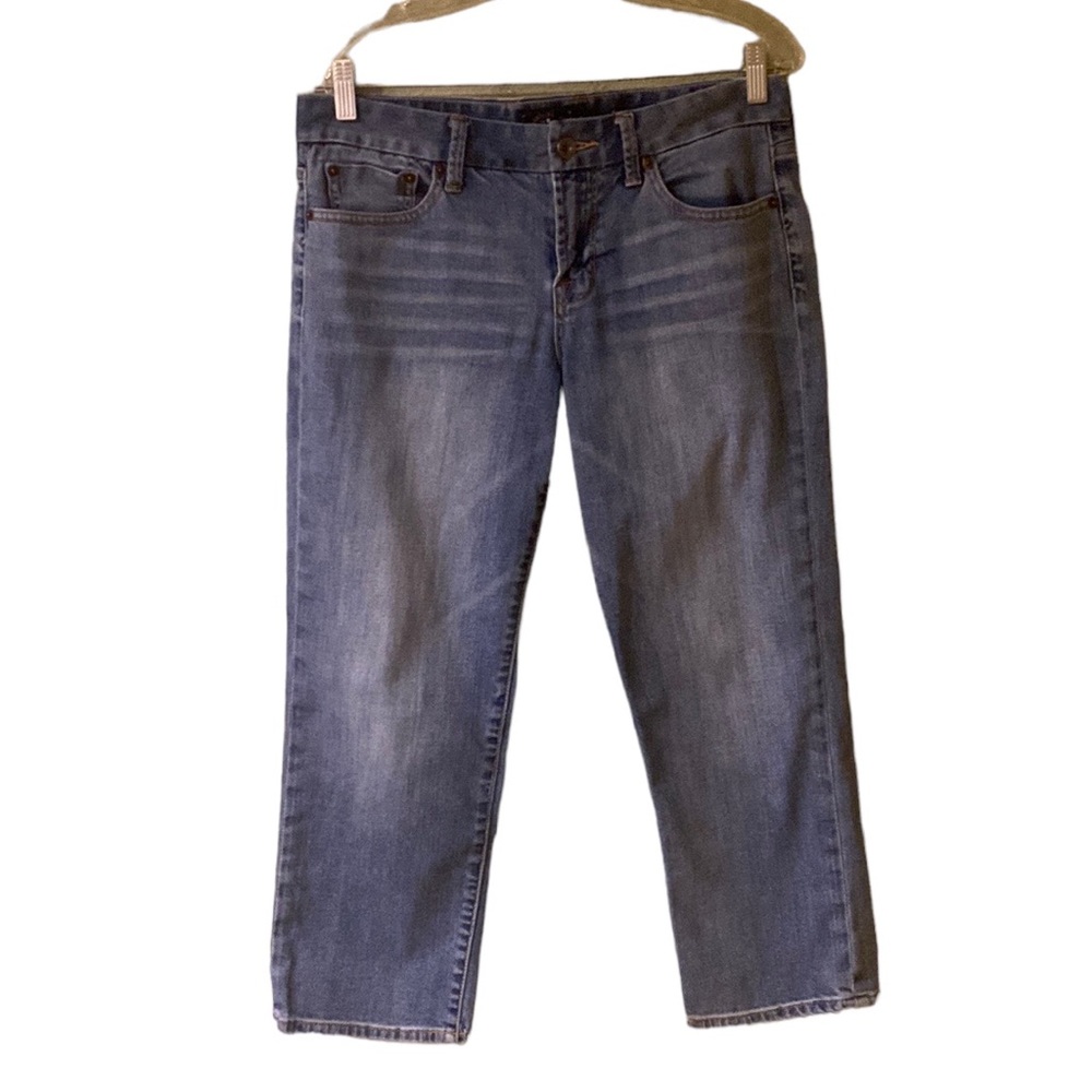 Lucky Brand Medium Wash, Distressed Capri Jeans, Size 8/28